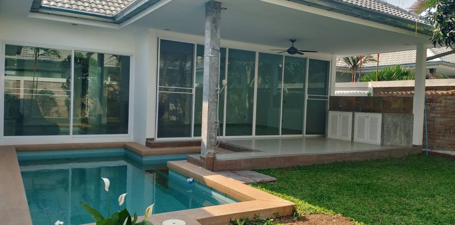 Villa in Pattaya, Thailand 3 bedrooms № 163994