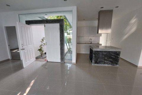 Villa in Pattaya, Thailand 3 bedrooms № 163994 - photo 9