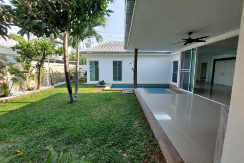 Villa in Pattaya, Thailand 3 bedrooms № 163994 - photo 3