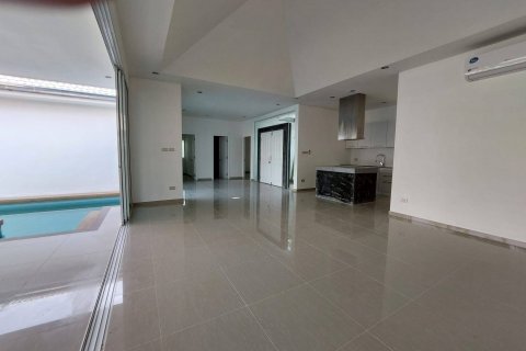 Villa in Pattaya, Thailand 3 bedrooms № 163994 - photo 12