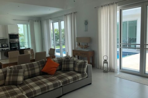 Villa in Hua Hin, Thailand 3 Schlafzimmer № 221889 - Foto 10