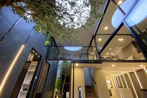 Condo in Watthana, Bangkok, Thailand, 3 bedrooms  № 151446 - photo 8