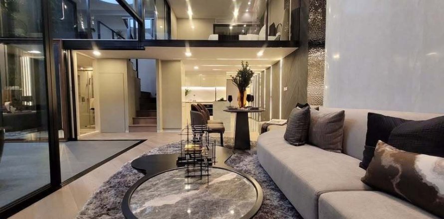 Condo in Watthana, Bangkok, Thailand, 3 bedrooms  № 151446