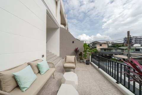 Townhouse in Huai Khwang, Bangkok, Thailand 4 bedrooms № 151448 - photo 3
