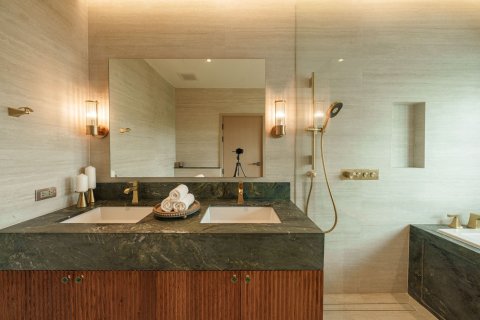 Townhouse in Huai Khwang, Bangkok, Thailand 4 bedrooms № 151448 - photo 26