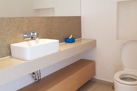 Кондоминиум с 2 спальнями в Ваттхане, Бангкок, Таиланд № 133702 - фото 10