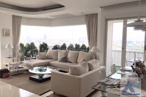 Condo in Bang Rak, Bangkok, Thailand, 2 bedrooms  № 215357