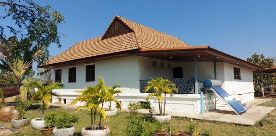 House in Surin, Thailand 3 bedrooms № 163037