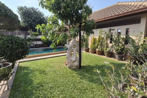 House in Pattaya, Thailand 3 bedrooms № 168935 - photo 14