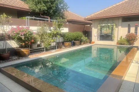 House in Pattaya, Thailand 3 bedrooms № 168935 - photo 6