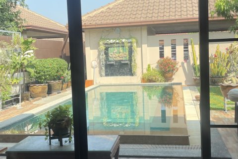 House in Pattaya, Thailand 3 bedrooms № 168935 - photo 18
