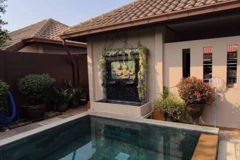 House in Pattaya, Thailand 3 bedrooms № 168935 - photo 16