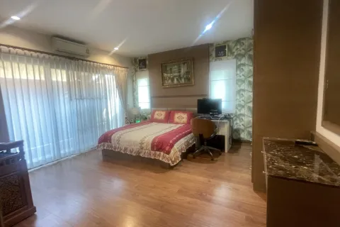 House in Pattaya, Thailand 3 bedrooms № 168935 - photo 4