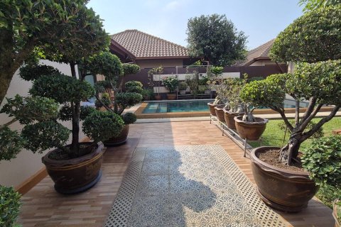House in Pattaya, Thailand 3 bedrooms № 168935 - photo 17