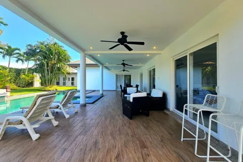 Villa in Hua Hin, Thailand 4 bedrooms № 168931 - photo 26