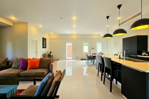 Villa in Hua Hin, Thailand 4 bedrooms № 168931 - photo 9