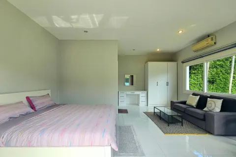 Villa in Hua Hin, Thailand 4 bedrooms № 168931 - photo 4