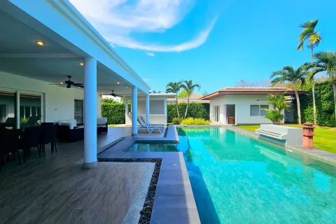 Villa in Hua Hin, Thailand 4 bedrooms № 168931 - photo 20