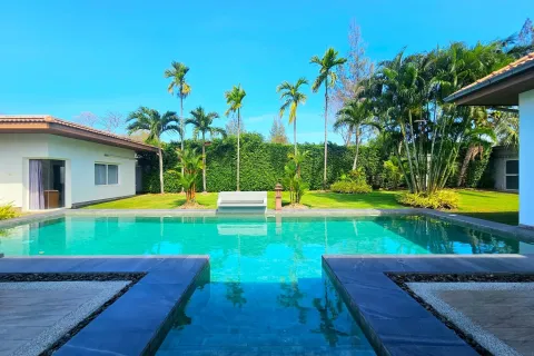 Villa in Hua Hin, Thailand 4 bedrooms № 168931 - photo 15