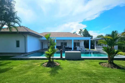 Villa in Hua Hin, Thailand 4 bedrooms № 168931
