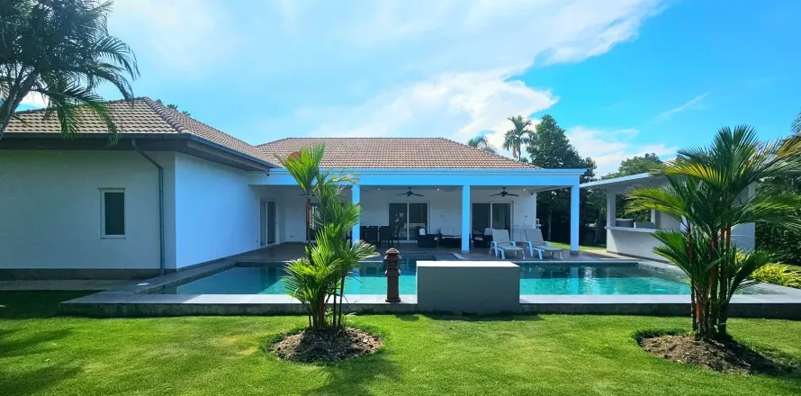 Villa in Hua Hin, Thailand 4 bedrooms № 168931
