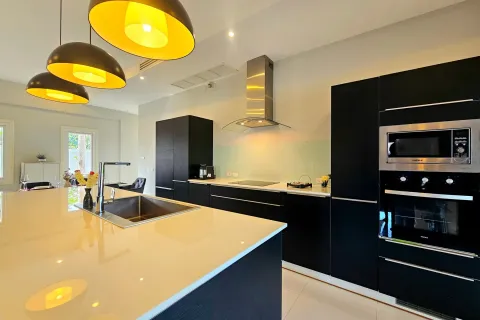 Villa in Hua Hin, Thailand 4 bedrooms № 168931 - photo 19