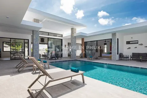 House in Rawai, Thailand 5 bedrooms № 149672 - photo 1