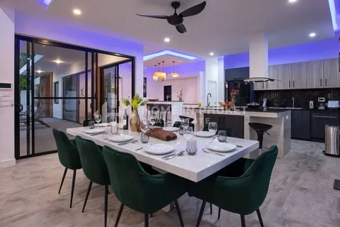 House in Rawai, Thailand 5 bedrooms № 149672 - photo 11