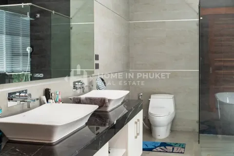 House in Rawai, Thailand 3 bedrooms № 149671 - photo 16