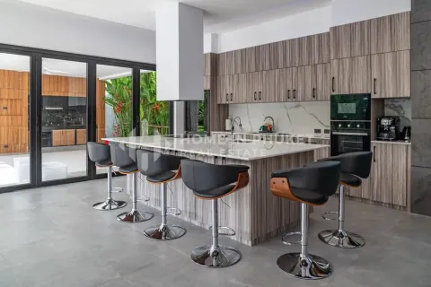 House in Rawai, Thailand 3 bedrooms № 149671 - photo 12