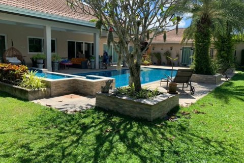 Villa à Bang Lamung, Thaïlande 5 chambres № 117353 - photo 1