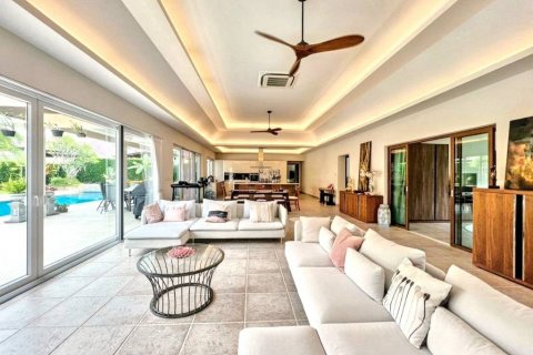 Villa à Bang Lamung, Thaïlande 5 chambres № 117353 - photo 2