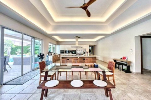 Villa à Bang Lamung, Thaïlande 5 chambres № 117353 - photo 4