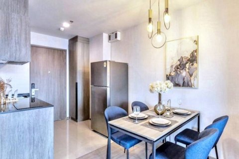 Condo in Bang Kapi, Bangkok, Thailand, 2 bedrooms  № 117357 - photo 3