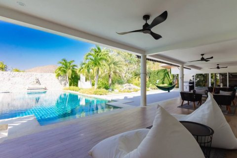 Вилла в Хуа Хине, Таиланд с 4 спальнями  № 117356 - фото 8