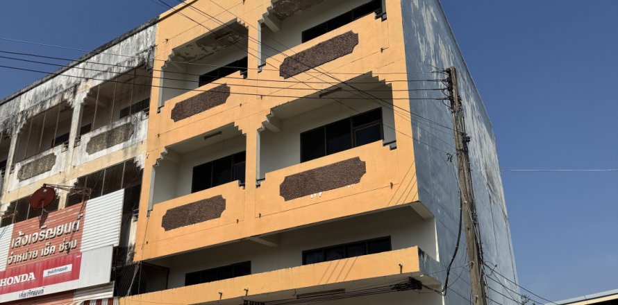 Centre commercial à Kabin Buri, Thaïlande № 173332