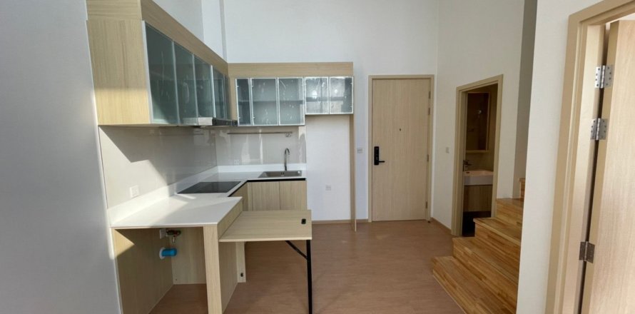 Дуплекс в Ваттхане, Бангкок, Таиланд с 2 спальнями  № 136470