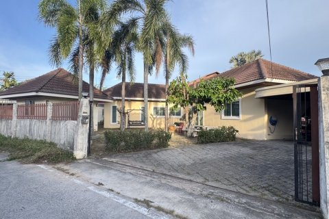 Дом в Паттайе, Таиланд с 3 спальнями № 136465 - фото 1