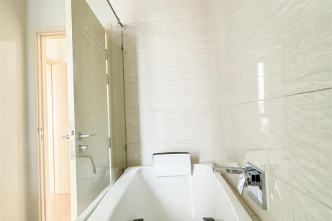 Condo in Bangkok, Thailand, 2 bedrooms № 184346 - photo 8