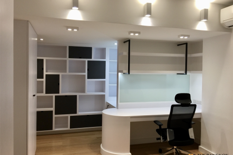 Condo in Bangkok, Thailand, 3 bedrooms № 184343 - photo 1