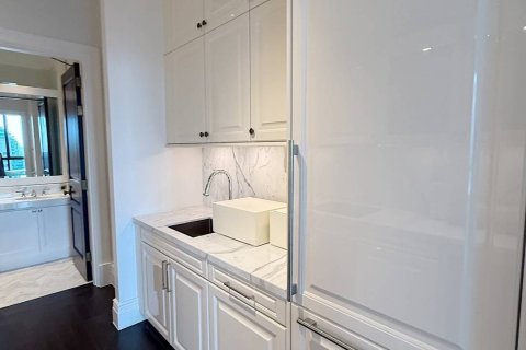 Condo in Bangkok, Thailand, 2 bedrooms  № 181121 - photo 9