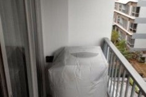 Condo à Phra Khanong, Bangkok, Thaïlande, 2 chambres  № 137606 - photo 10