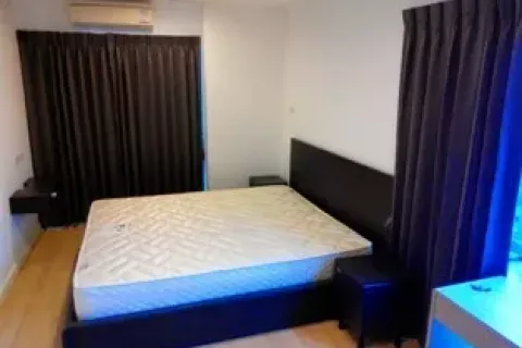 Condo à Phra Khanong, Bangkok, Thaïlande, 2 chambres  № 137606 - photo 4