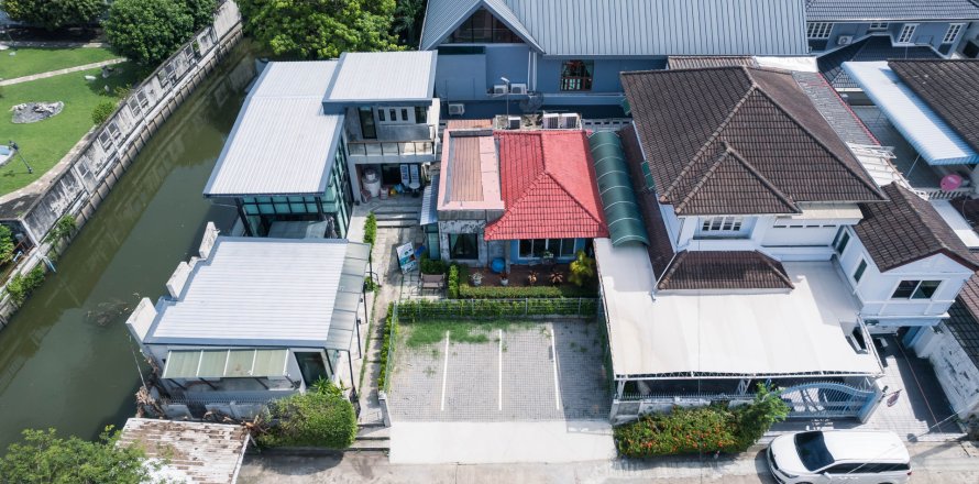 Дом в Бангкхэ, Бангкок, Таиланд с 7 спальнями  № 137603