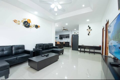 House in Pattaya, Thailand 6 bedrooms № 158747 - photo 20