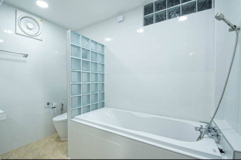 House in Pattaya, Thailand 6 bedrooms № 158747 - photo 23