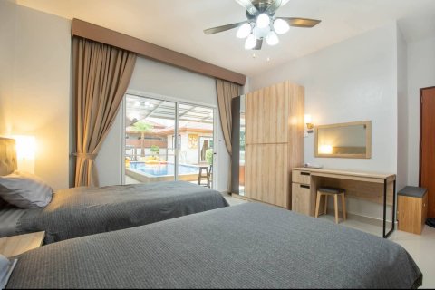 House in Pattaya, Thailand 6 bedrooms № 158747 - photo 15