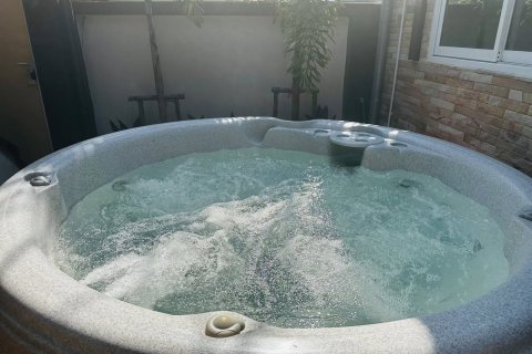 House in Pattaya, Thailand 6 bedrooms № 158747 - photo 11