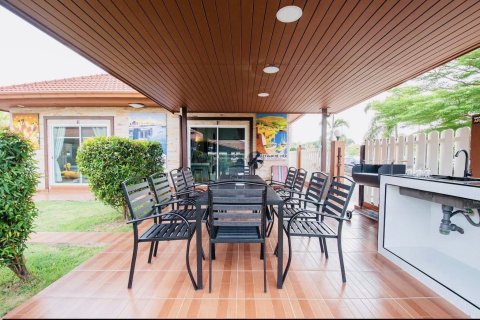 House in Pattaya, Thailand 6 bedrooms № 158747 - photo 24