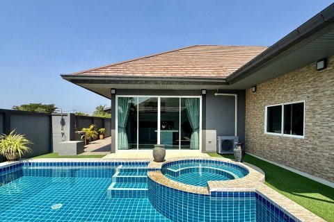 House in Bang Lamung, Thailand 3 bedrooms № 158742 - photo 4